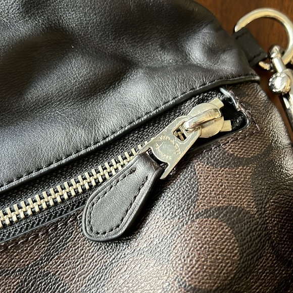 Coach Charles foldover bag - Picture 15 of 16